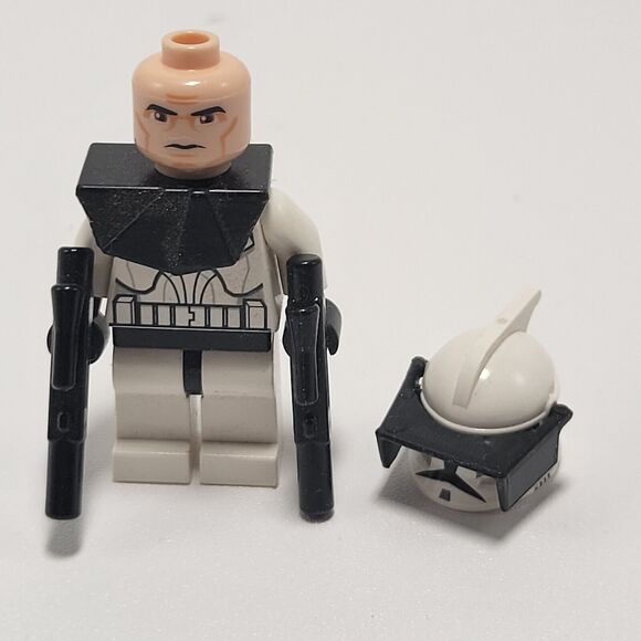 Lego Star Wars Clone Trooper Commander Minifig - Picture 4 of 4